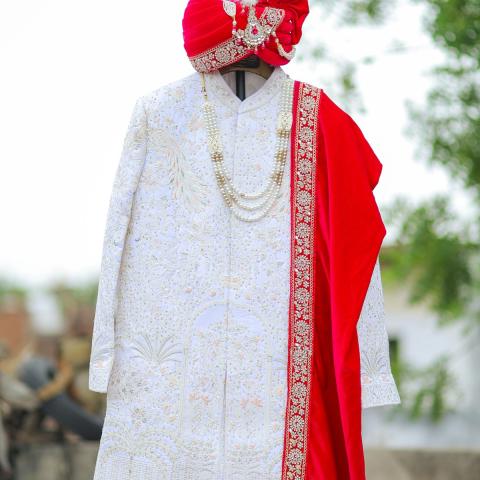ক্রিম এমব্রয়ডারি শেরওয়ানি