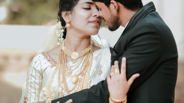 রহিম ও আয়েশা: ঢাকার এক সফলতার গল্প